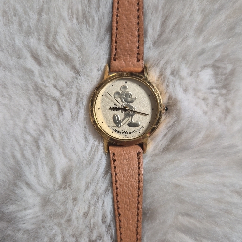 Disney Watch Mickey Mouse Gold Tone The Walt Disney Company Wristwatch Analog ✨️